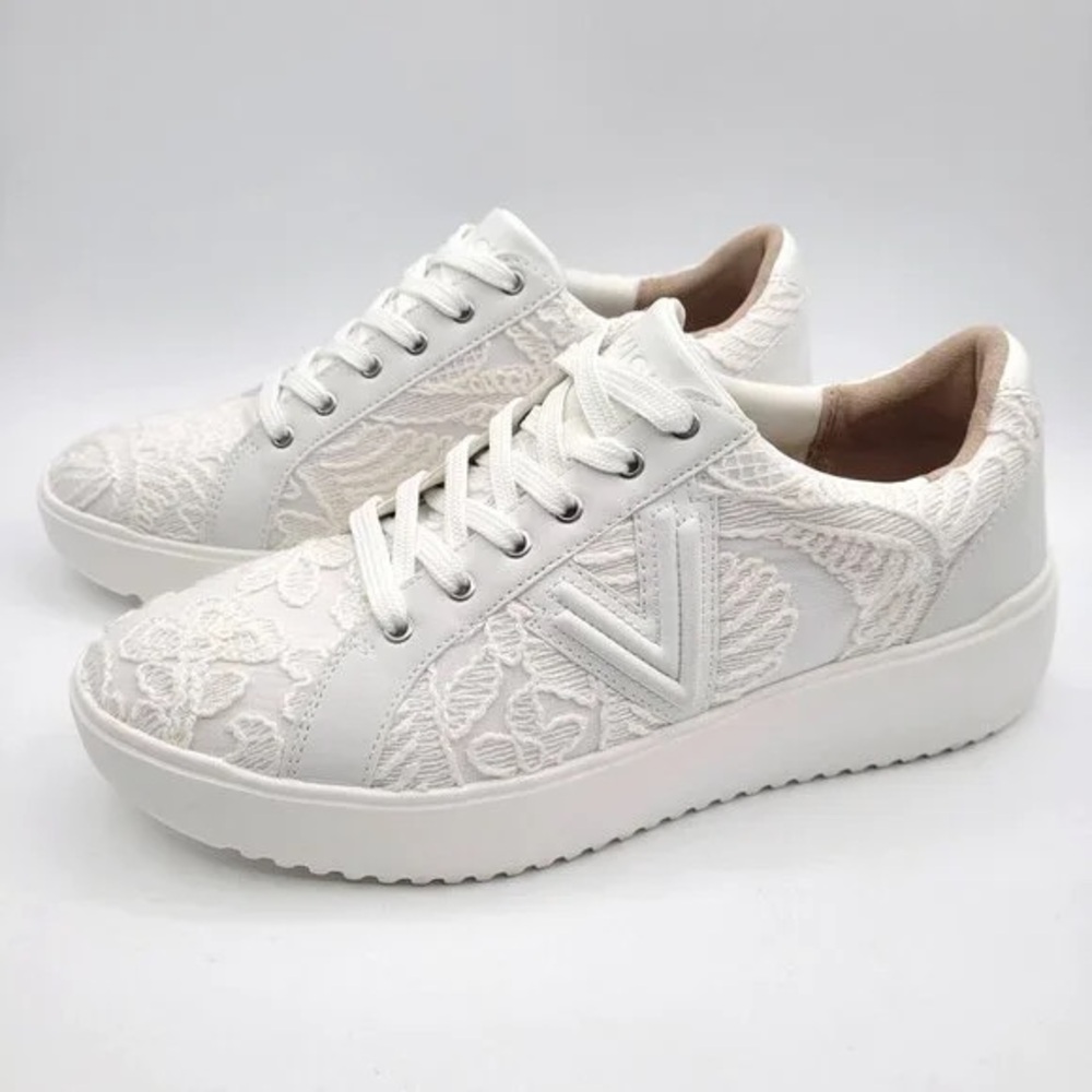 EUC - Vionic - Kearny Platform - Platform Sneaker… - image 1